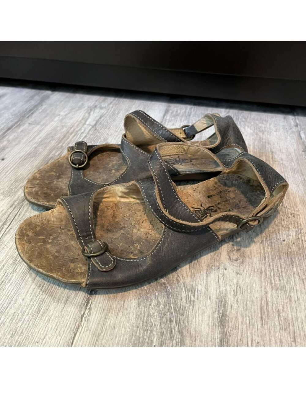 SALE! FLY London Vintage Flat Strappy Sandals, Brown Leather, EU 36 / US 6
